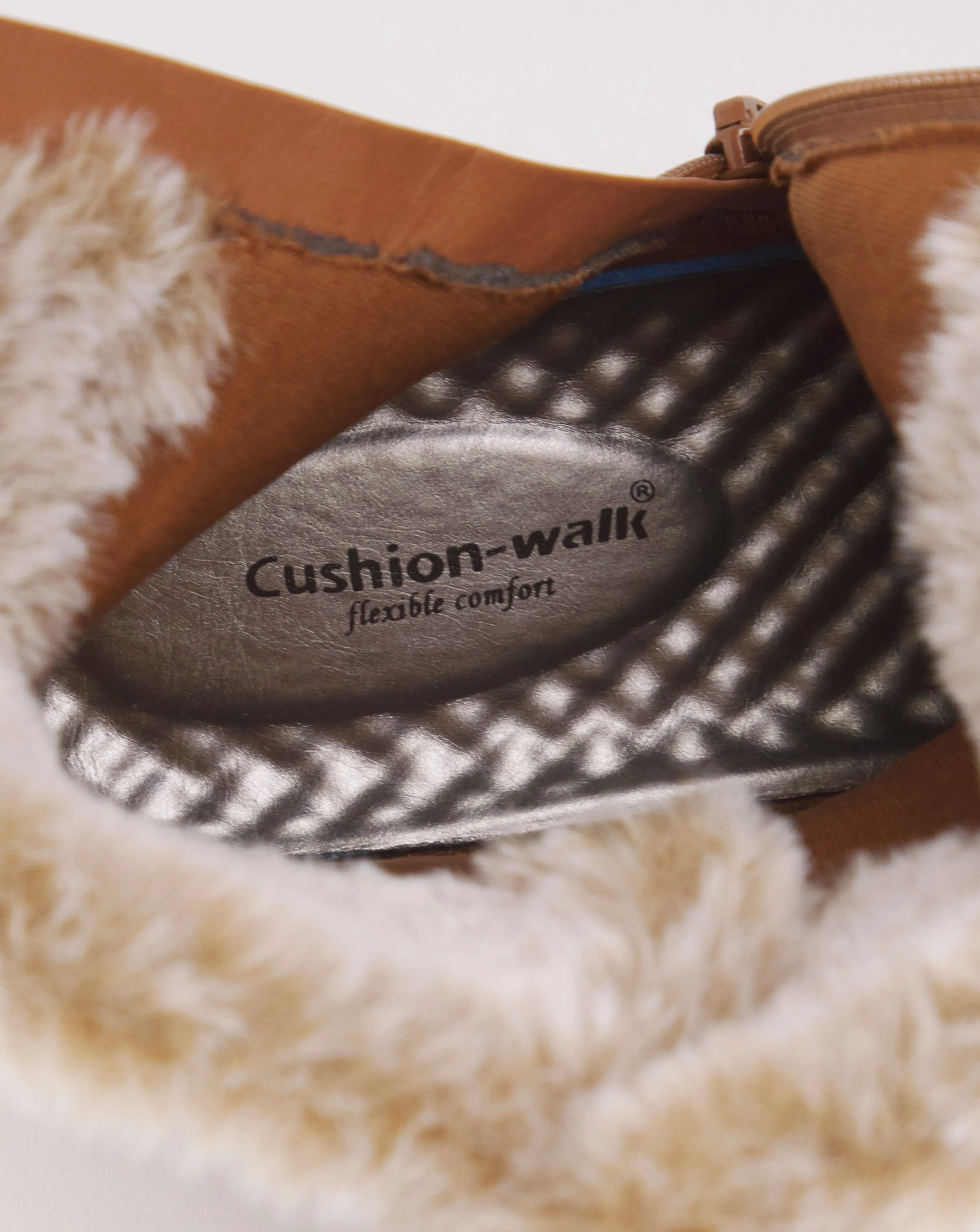 Cushion Walk Button Winter Boot E Fit